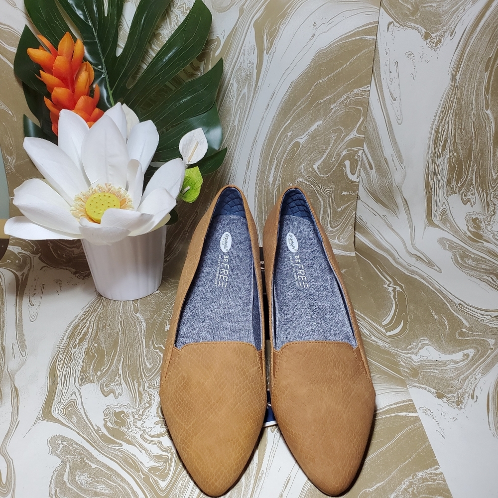 Pointed tan snake printed Dr. Scholl's flats